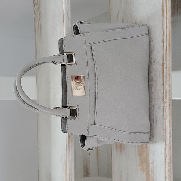 Nine West Handbags - Nine West pocketbook